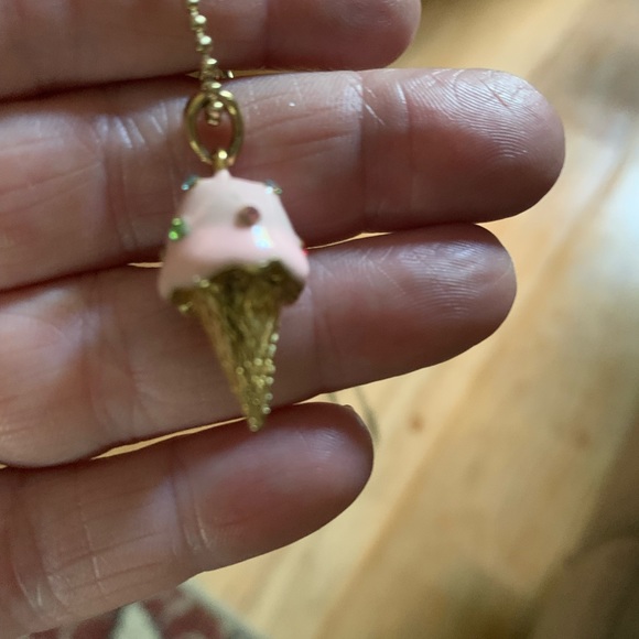 Adorable Ice Cream cone necklace - Picture 7 of 7